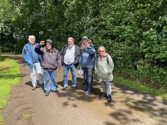 Gruppe im Wald