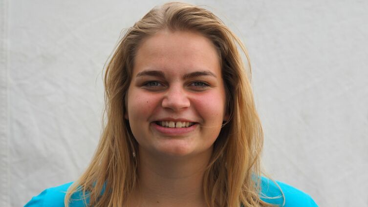 02 Elena Hansen169