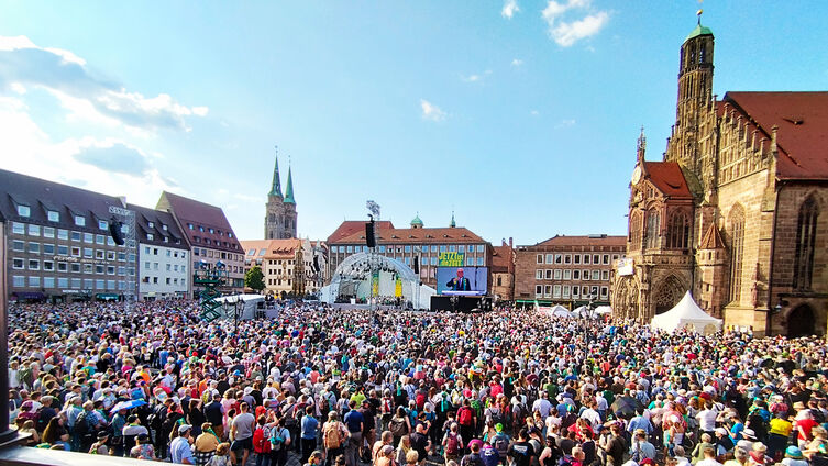 Kirchentag Nürnberg 2023 Hauptmarkt (Foto: Johannes Pfeifer)