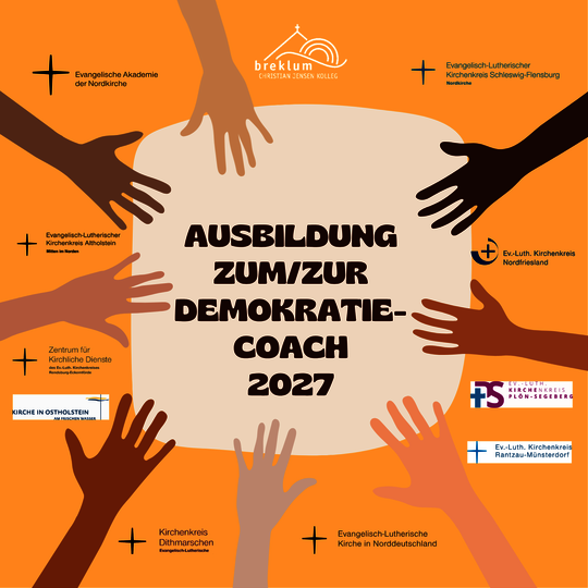 Viele Hände greifen nach der Mitte, darin steht Ausbildung zum Demokratiecoach 2027