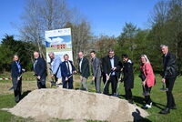 <a href="/nachrichten/artikel/nachricht/spatenstich-fuer-innovatives-wohnprojekt-im-ansgarweg-diakonisches-werk-ist-im-boot.html" target="_self">Spatenstich für innovatives Wohnprojekt: Diakonisches Werk ist im Boot</a>