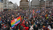 10.000 Menschen demonstrieren gegen Rechts