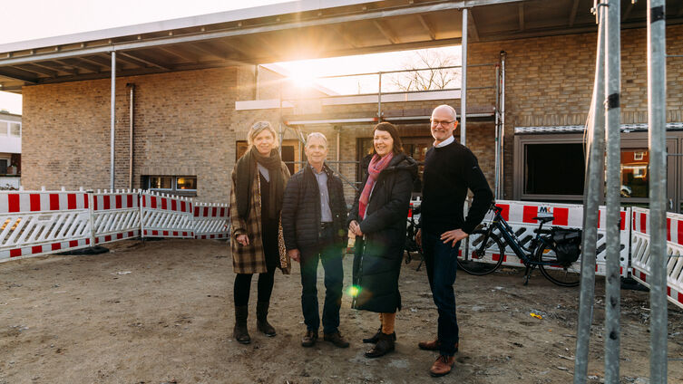 Auf dem Bild (v. l.): Kitawerk-Regionalleiterin Dagmar Lenz, Thomas Johannsen von der Stadt Kappeln, Kitawerks-Leiterin Katja Bär und Kappelns Bürgermeister Joachim Stoll.