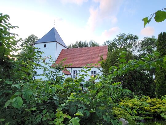 Kirche im Grünen