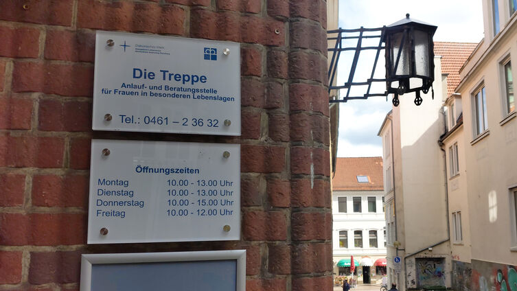 Die Treppe verabschiedet sich von Martina Dreger Foto: Ahrens