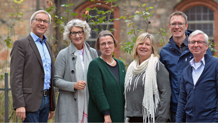 Ziehen an einem Strang vlnr Thomas Nolte Christiane Dethleffsen Claudia Toporski Angela Rix Juister Thomas Russ Horst Bendixen