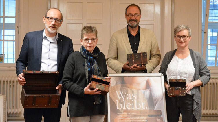 Laden ein daruber nachzudenken was bleibt vlnr Bernd Hannemann Propstin Johanna Lenz Aude Pastor Karsten Winter Lisa Rother